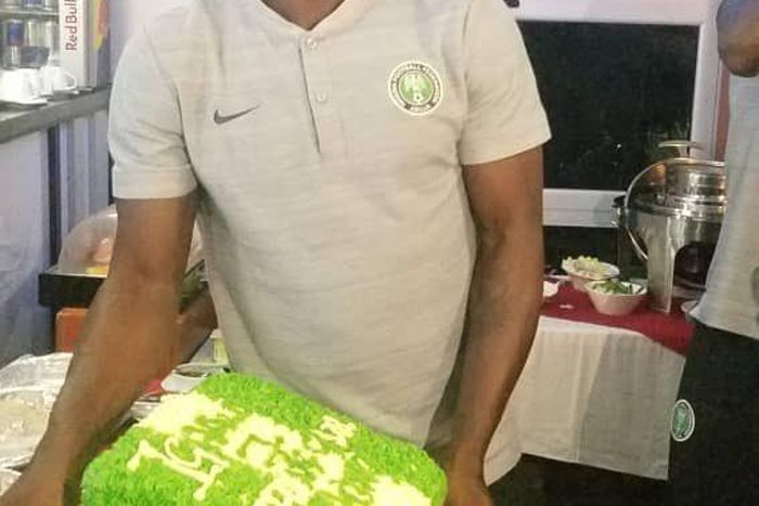 Odion Ighalo got a cake from his Super Eagles teammates to celebrate after finishing AFCON 2019 qualifiers as top scorer (Twitter/Super Eagles)