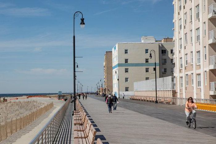 Long Beach, N.Y.: A bedroom community that began as a resort