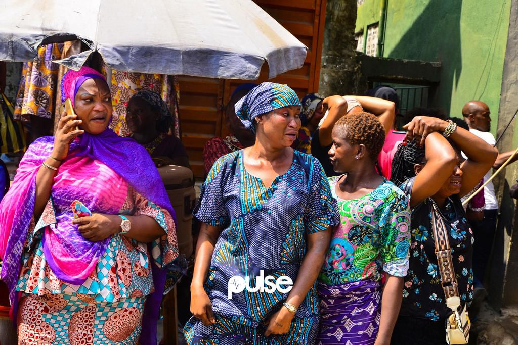 Another woman crying on the scene. (Pulse Nigeria)