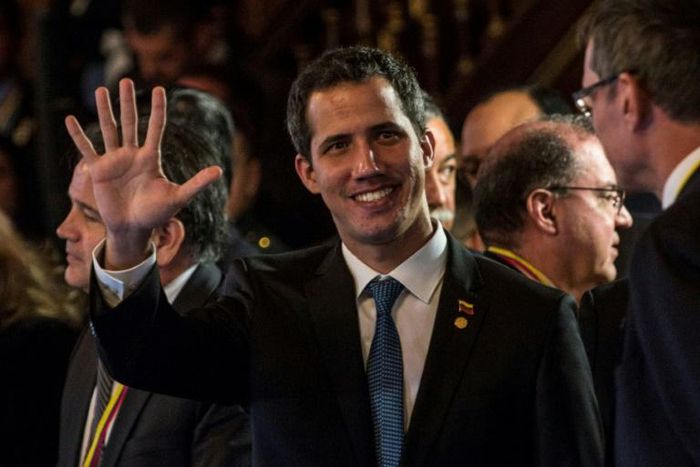Venezuelan opposition leader and self-declared acting president Juan Guaido says he must return home from Colombia, despite the "risks"