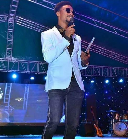 I Go Dye has congratulated President Buhari over his victory at the elections but prays he will be the last old recycled president of the country [Instagram/IGoDye]