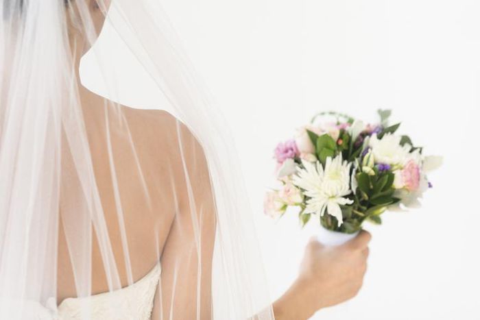 Dr. Pimple Popper Removes Bride's Cyst