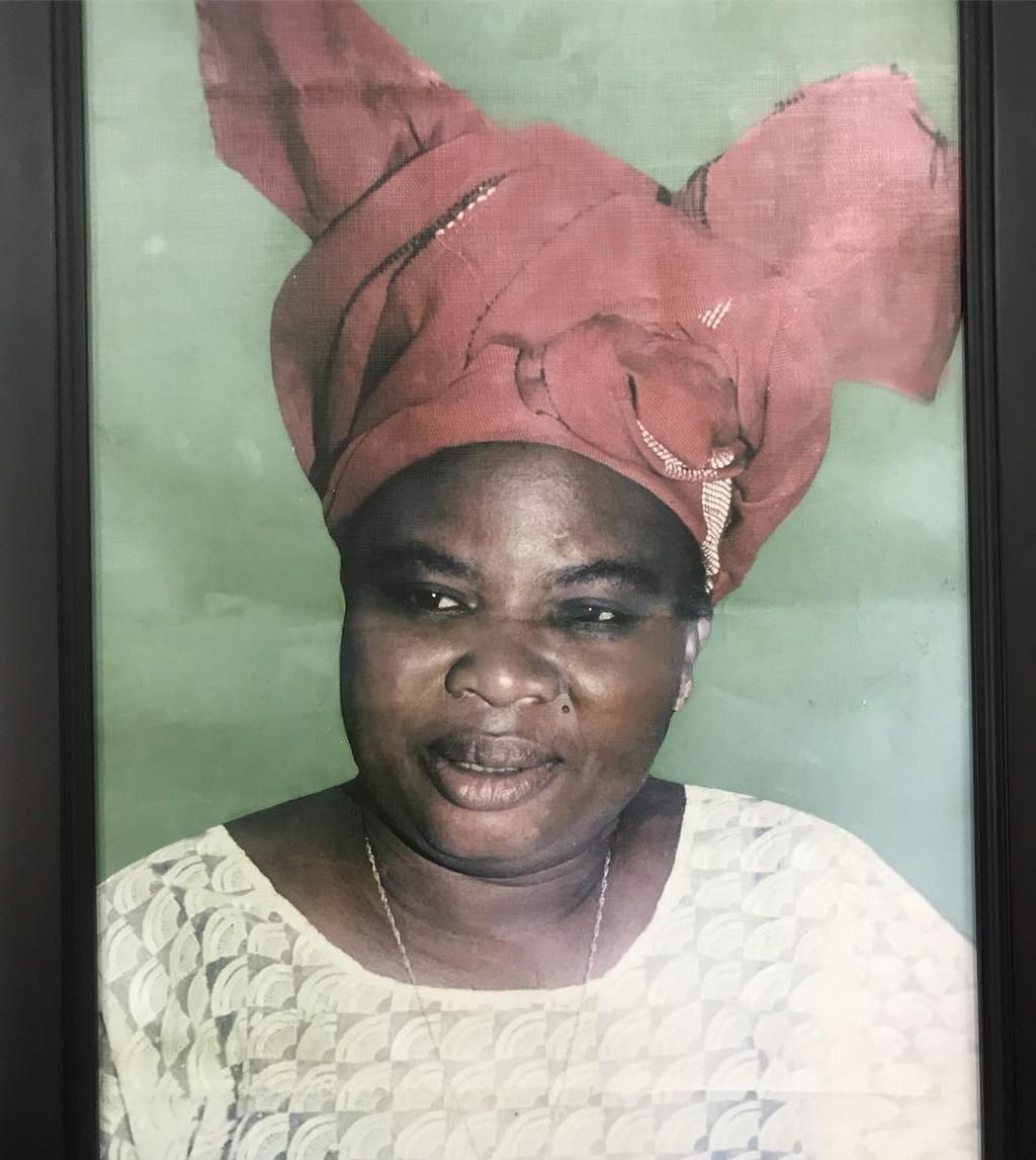 Having a mother to motivate her is something Eniola Badmus craves for but unfortunately she cannot experience that because her mother has passed away. [Instagram/eniola_badmus]