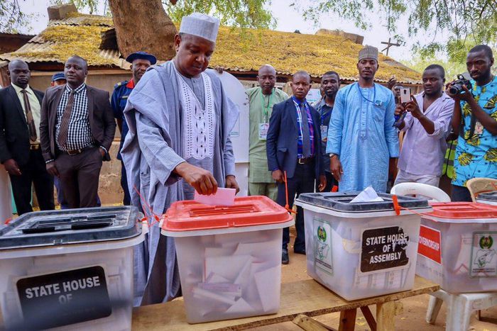 Governor Abubakar Atiku Bagudu casts his vote