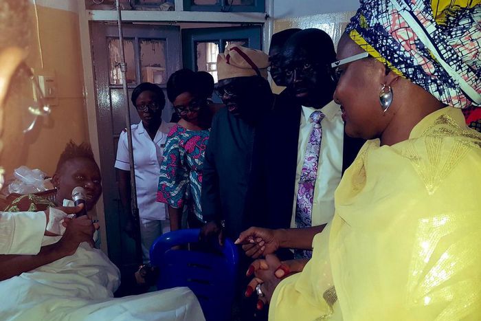 Aisha Buhari visits victims of Lagos building collapse 1