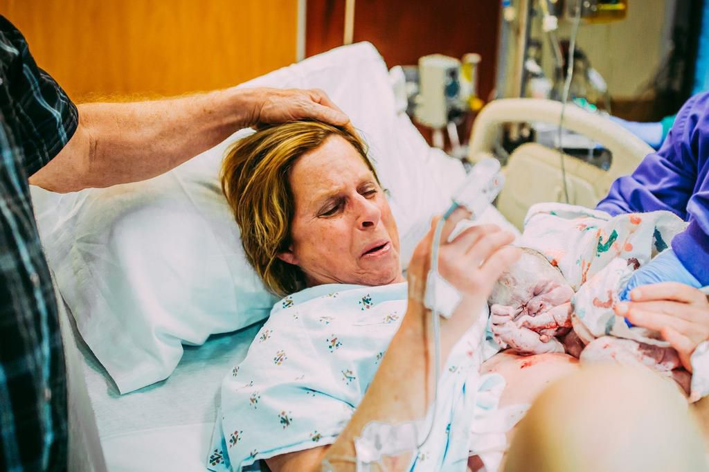 grandmother gives birth to granddaughter