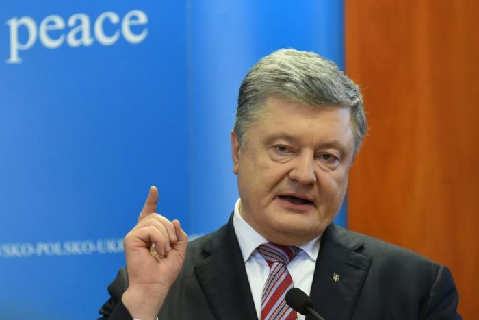 Ukrainian President Petro Poroshenko is under increasing pressure both inside Ukraine and abroad over the country's persistent corruption problem