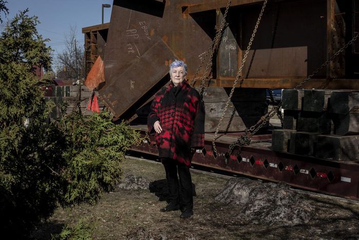 At 374,000 Pounds, 'Big Boy' Plays Vital Supporting Role at Ground Zero