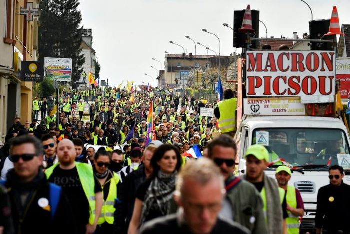 French and German protesters joined forces at the border beween the two countries in Stiring-Wendel, northeast France, for the latest wave of 'yellow vest' marches