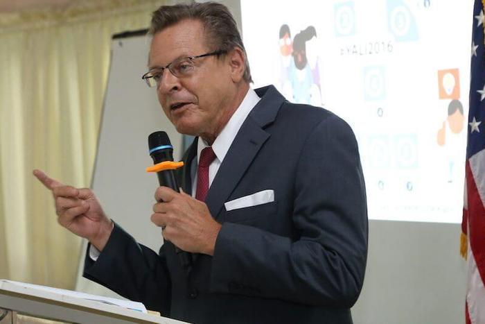United States Consul General in Lagos, Mr John Bray [von]