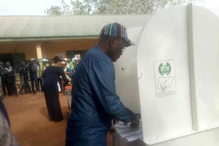 Samuel Ortom, governor of Benue, casting his vote