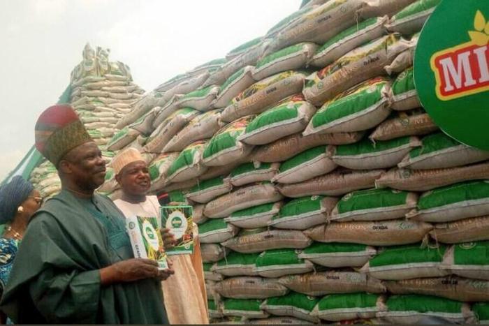 Ogun state governor, Ibikunle Amosun with Kebbi state counterpart Atiku Bagudu [ogunagric.com]
