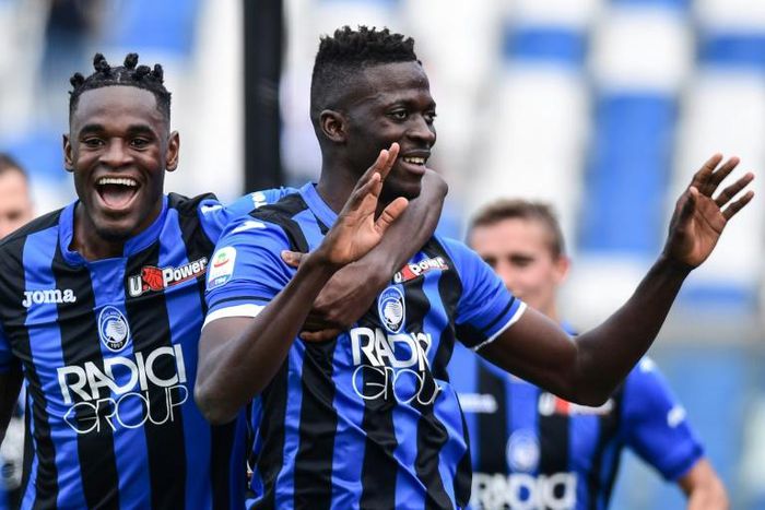 Colombian forward Duvan Zapata (L) has scored 22 league goals for Atalanta this season