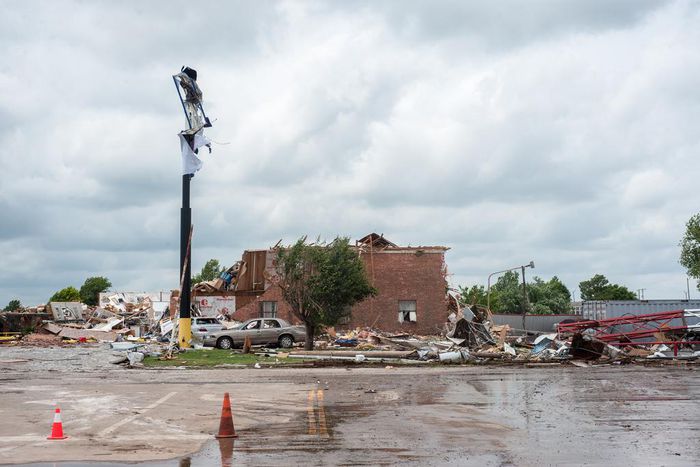 Tornado Leaves an Oklahoma Town Shaken