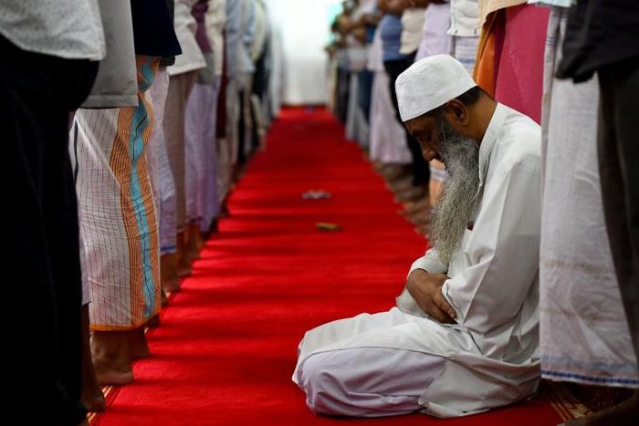 Sri Lankan Muslim men attended prayers at the Maligawatta Jumma Mosque in Colombo