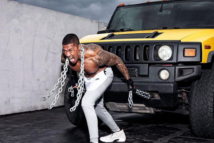 Nick Cannon's Fierce Workout Keeps Him In Shape