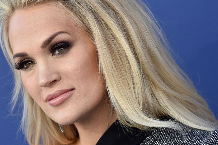 Carrie Underwood Shares New Bikini PIcs