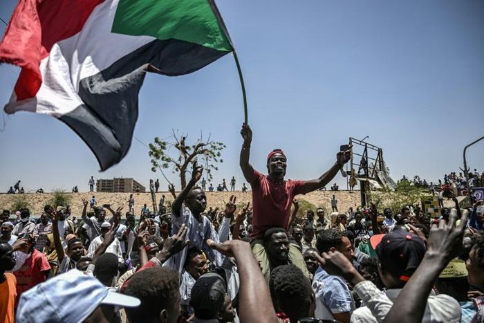 Demonstrators in Sudan have kept up protests outside army headquarters in Khartoum even after the military toppled Omar al-Bashir on April 11