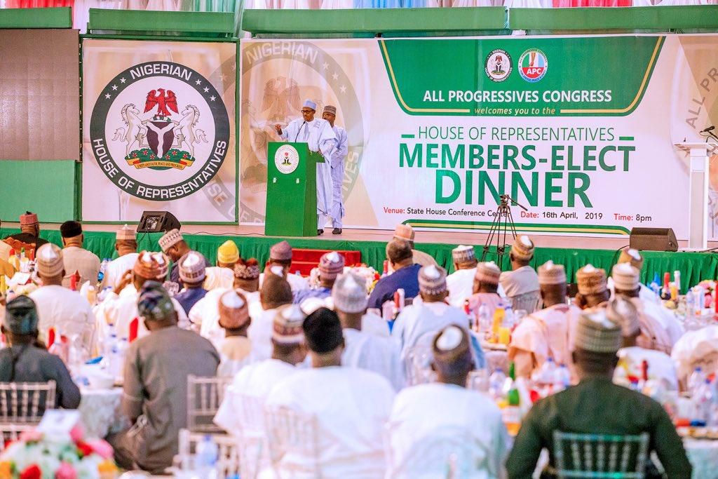 President Muhammadu Buhari hosted APC House of Representatives members-elect to a dinner in Aso Rock [Twitter/@BashirAhmaad]