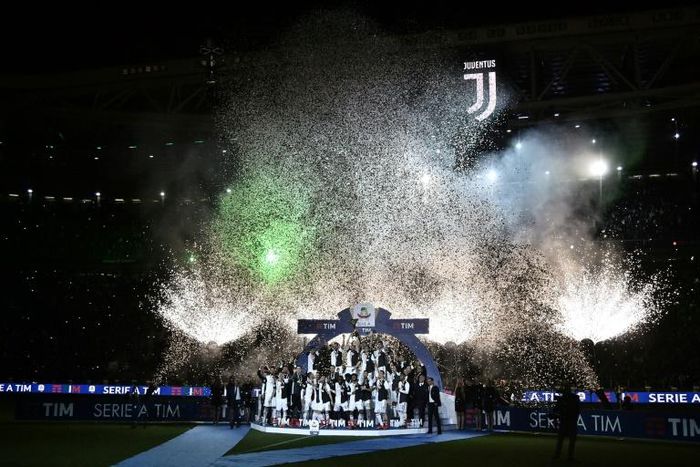 Juventus celebrate winning an eighth consecutive Scudetto