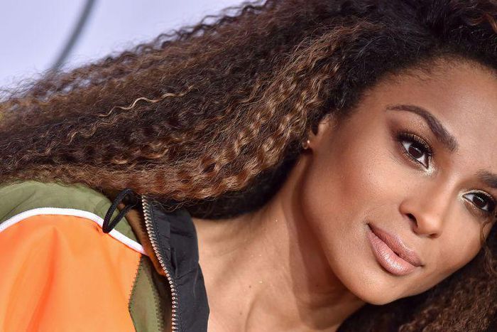 Ciara Posts No-Makeup Selfie To Instagram