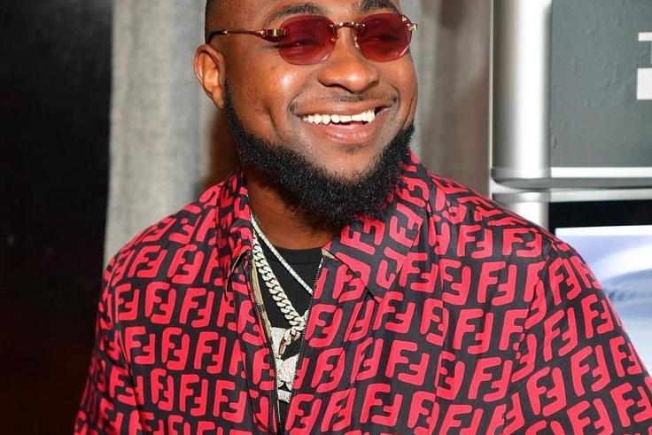 Recall the time he bought Mercedes Benz cars for his 30BG crew...yes!!! Davido is cool like that [Instagram/DavidoOfficial]
