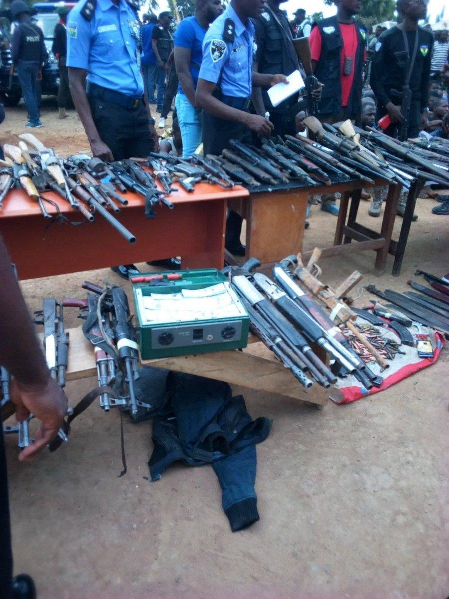 According to the police, 93 suspected kidnappers and armed robbers have been arrested in the past two weeks (Twitter/@MrSomoye)