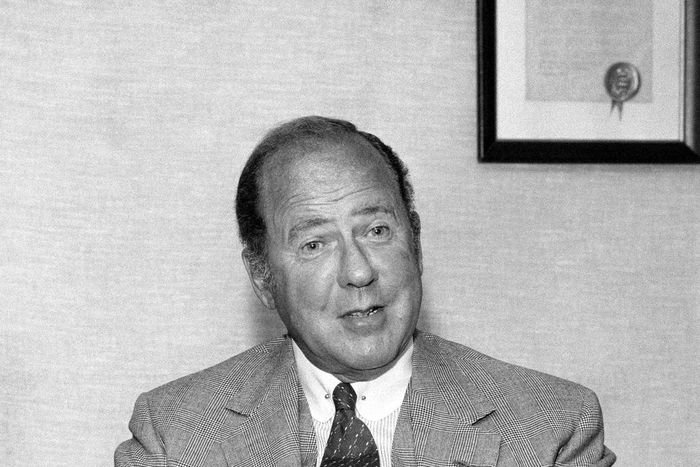 Ira Neimark, Bergdorf Executive Who Put Fashion First, Dies at 97