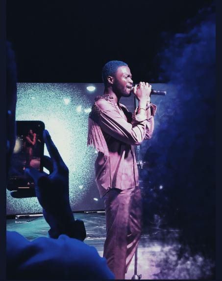 An engrossed Wurld performing at Landmark Event Centre on April 18, 2019. (Twitter/PeterEloisa)