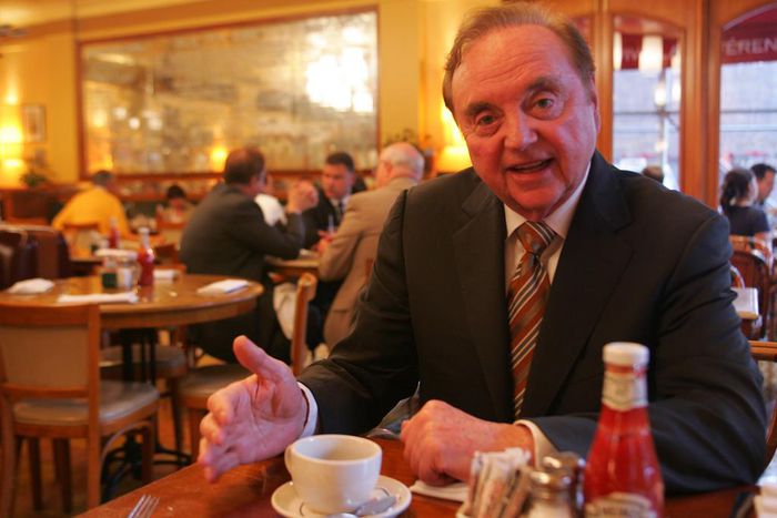 Warren Adler, 'The War of the Roses' Author, Is Dead at 91