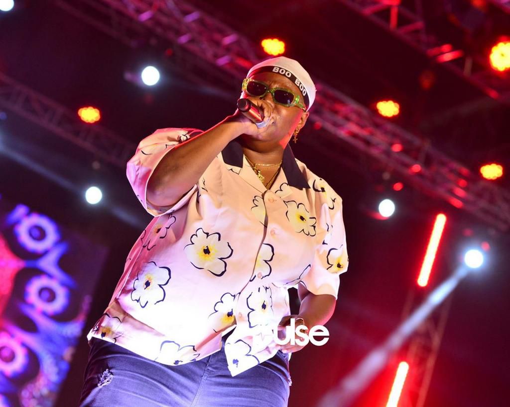 Teniola doing her thing at the GidiFest 2019 [Pulse]