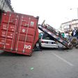 A container-laden truck has destroyed seven cars on the Barracks-Ojuelegba bridge in Lagos [signalng]