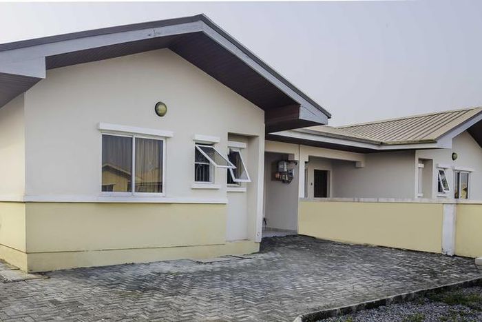 Semi Detached Bungalow @ Chois