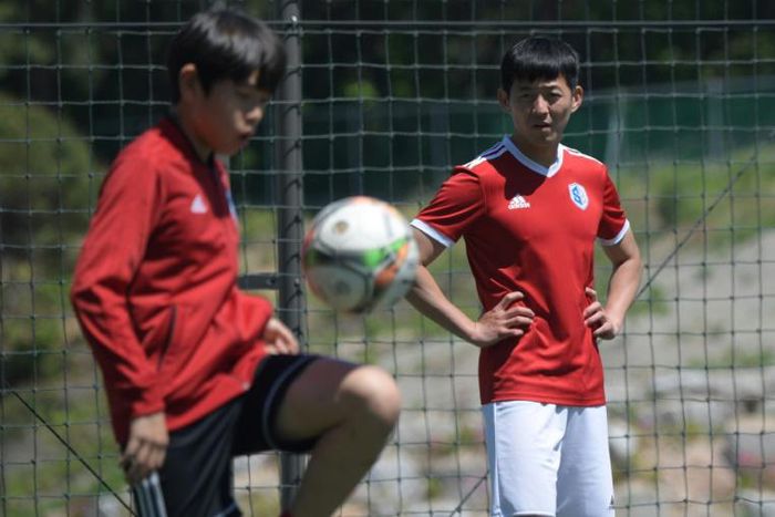 Son Heung-yun, elder brother of Tottenham Hotspur striker Son Heung-min, is a coach at the SON Football Academy in Chuncheon.