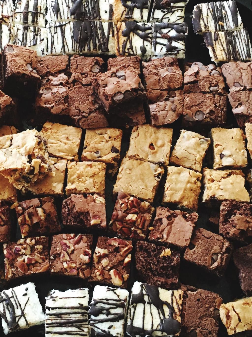 Full Frame Shot Of Drizzled Chocolate Brownies