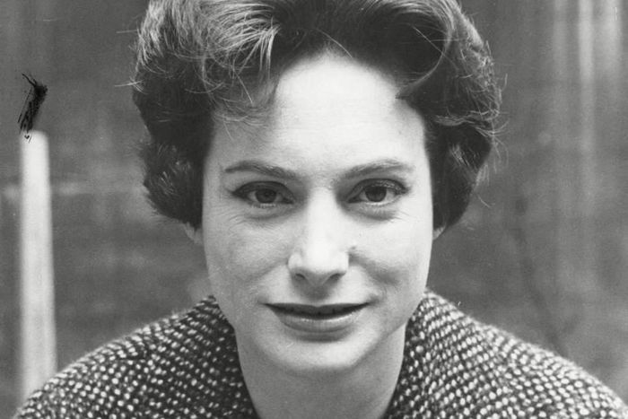 Nancy Wigginton, first woman to read national news on BBC, dies at 93