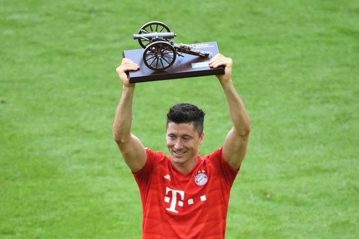 Robert Lewandowski was crowned Bundesliga top scorer for the fourth time since 2014 on Saturday