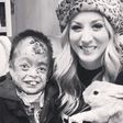 Kaley Cuoco Honors Friend With Skin Disease