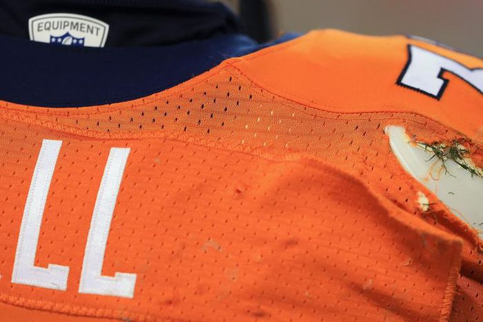 Dr. Pimple Popper Removes a Giant Shoulder Lipoma