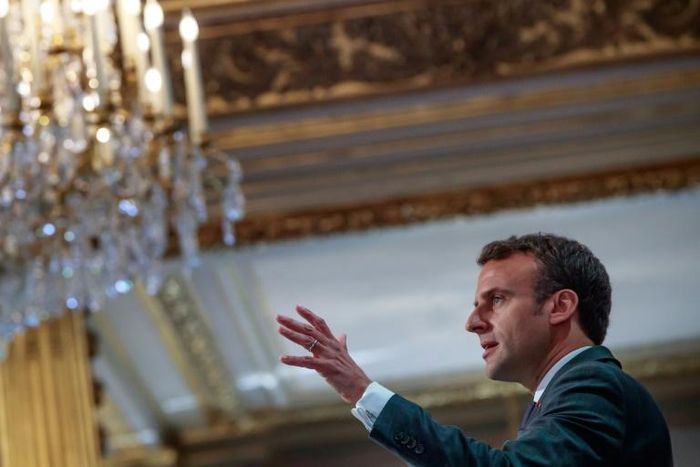 Macron is expected to announce a relaxation of the tax burden for the middle class