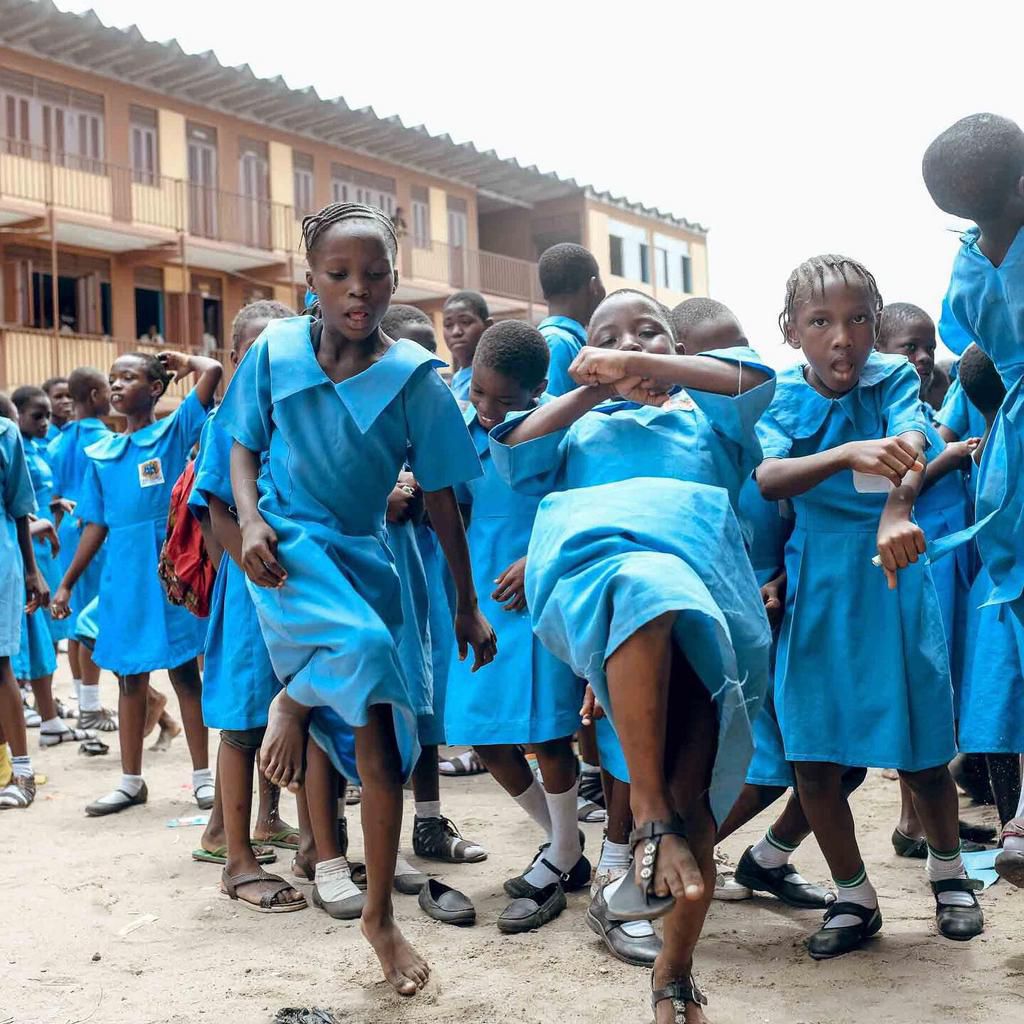 Kuddy cosmetics and Essenza celebrated children’s day with Pupils of Amuwo-Odofin primary school (Kuddy Cosmetics)