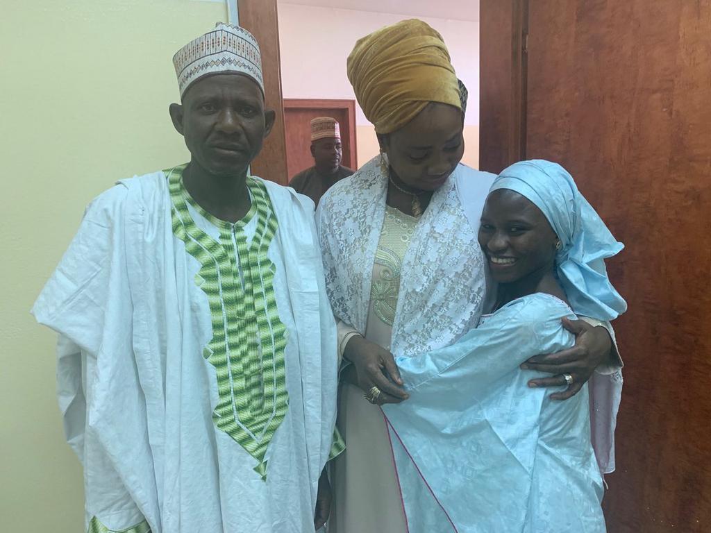 The Senior Special Assistant to the President on Foreign Affairs and Diaspora, Mrs Abike Dabiri-Erewa with Zainab and Ibrahim, both released from Saudi prison  [Twitter/@abikedabiri]