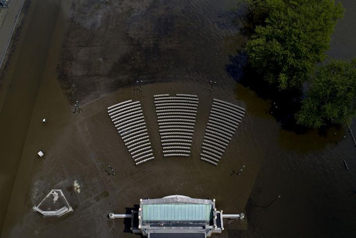 In Flood-Hit Midwest, Mayors See Climate Change as a Subject Best Avoided