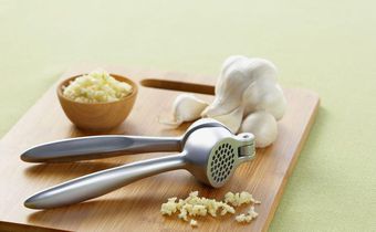 Learn How To Use A Garlic Press
