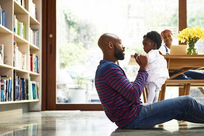 Parent with a child (Guinness)