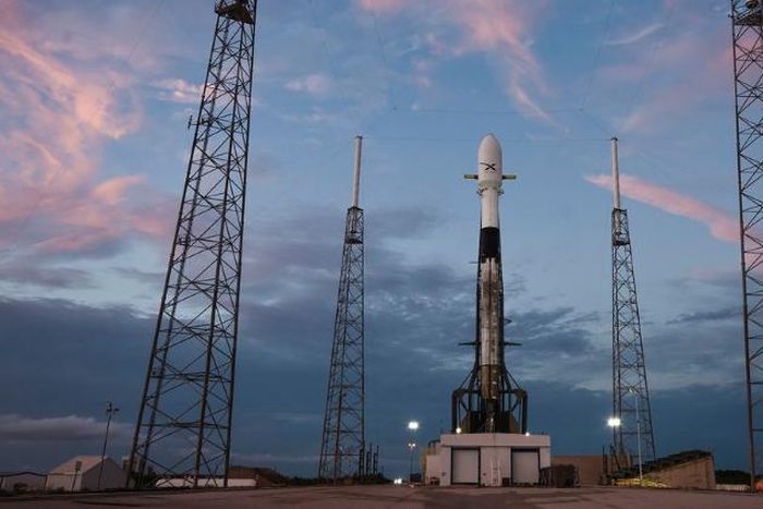 SpaceX launches Starlink satellites, aiming for internet from orbit