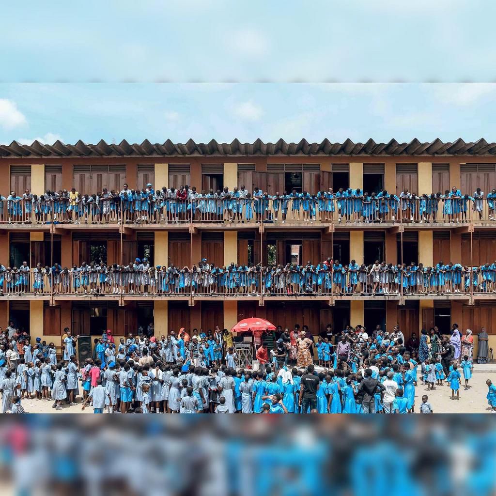 Kuddy cosmetics and Essenza celebrated children’s day with Pupils of Amuwo-Odofin primary school (Kuddy Cosmetics)