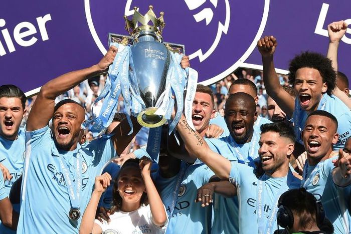 Manchester City celebrate winning the 2017/18 Premier League title