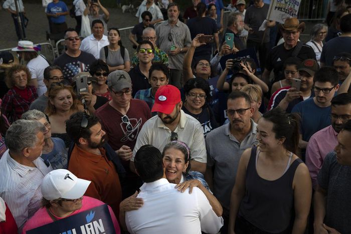 Julián Castro Needs a Defining Moment. It Hasn't Come Yet.