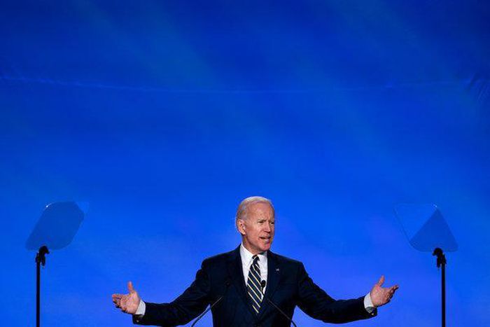 Biden joins the really big crowd